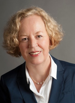 Univ.-Prof. Dr. Elisabeth Oy-Marra
